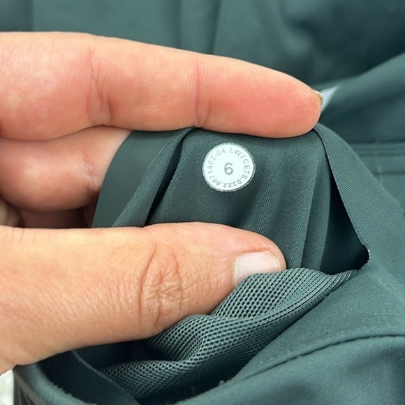 Lululemon Base Pace High-Rise Reflective Short 8" Smoked Spruce - Picture 5 of 5